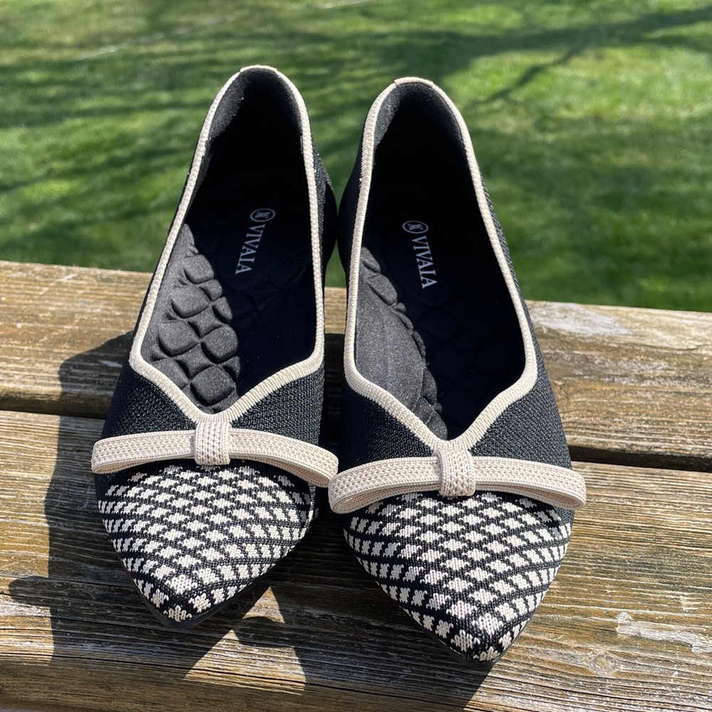 Vivaia Sz 7.5 38 Black & Cream Pointed Toe Kitten Heel Pumps - Picture 5 of 13